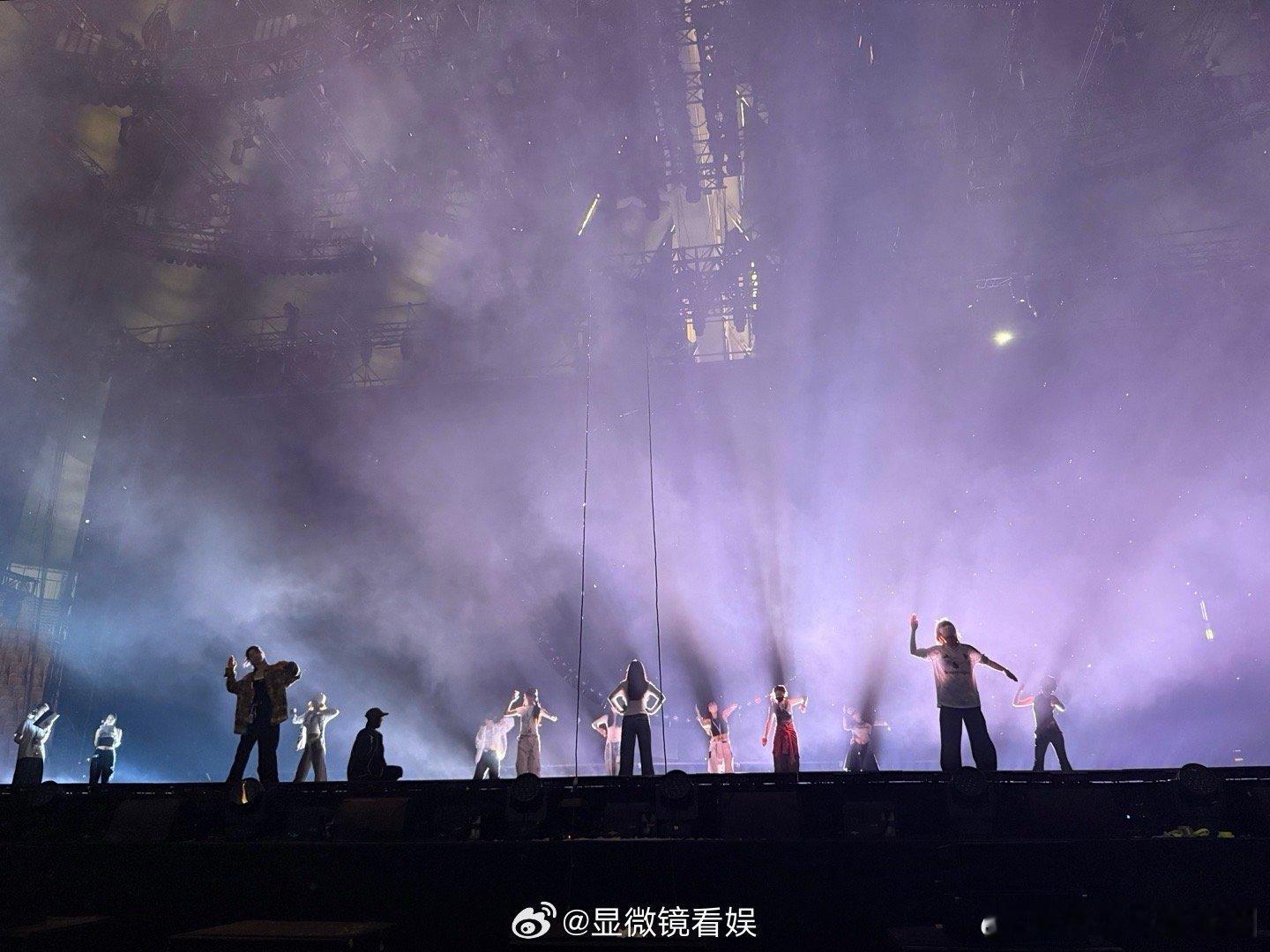 张含韵国风故事感好强还得是张含韵，一开口国风故事感的感觉一下子就来了！太喜欢了 