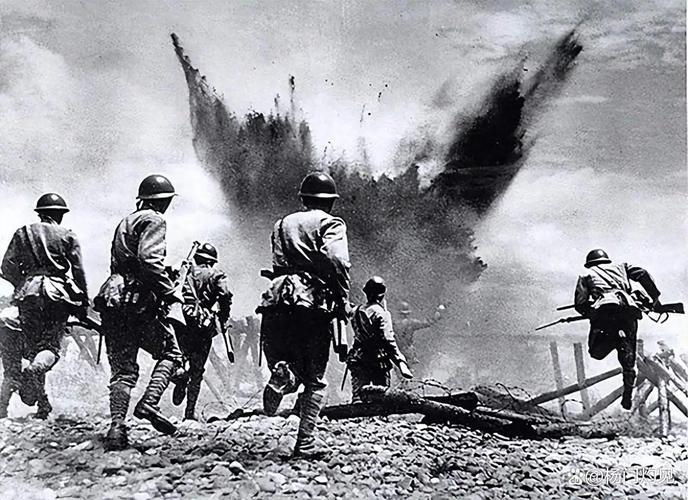 80年代，一位德国老太太在德国一家中餐馆结账时，发现服务员是武汉人，老人语气平静