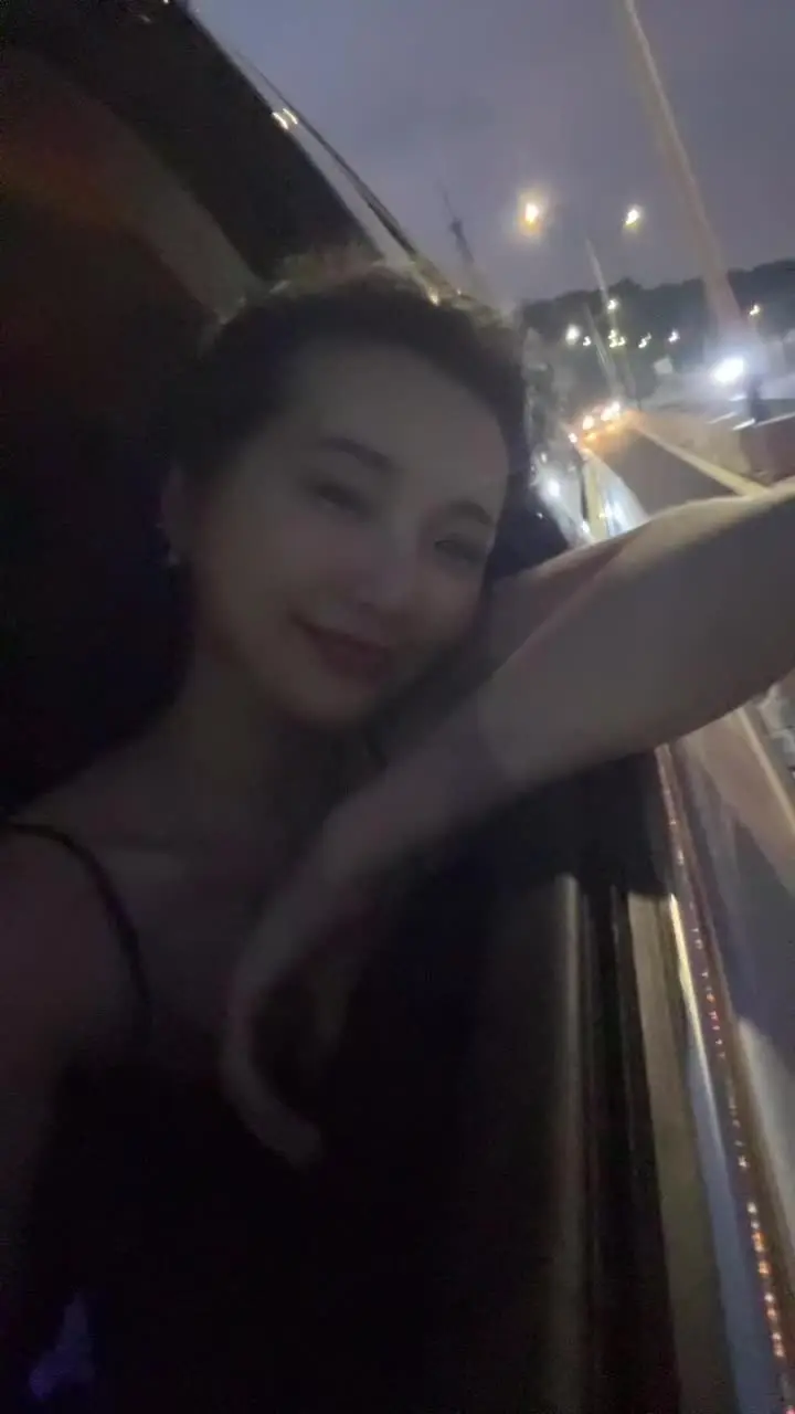 车子到那 下车拍照上车 总共五分钟 太多人了 撤离