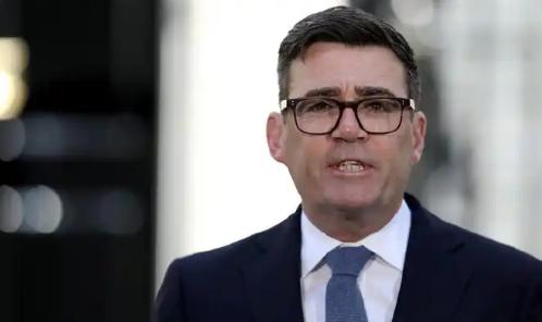 离谱！英国新首相伯纳姆上任首个见的外国人居然是泽连斯基！还要一起视察海军基地，这