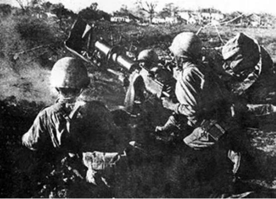 1938 年台儿庄战役激战正酣。莫德宏率部痛击日军后，竟下令扒光 132 名日军