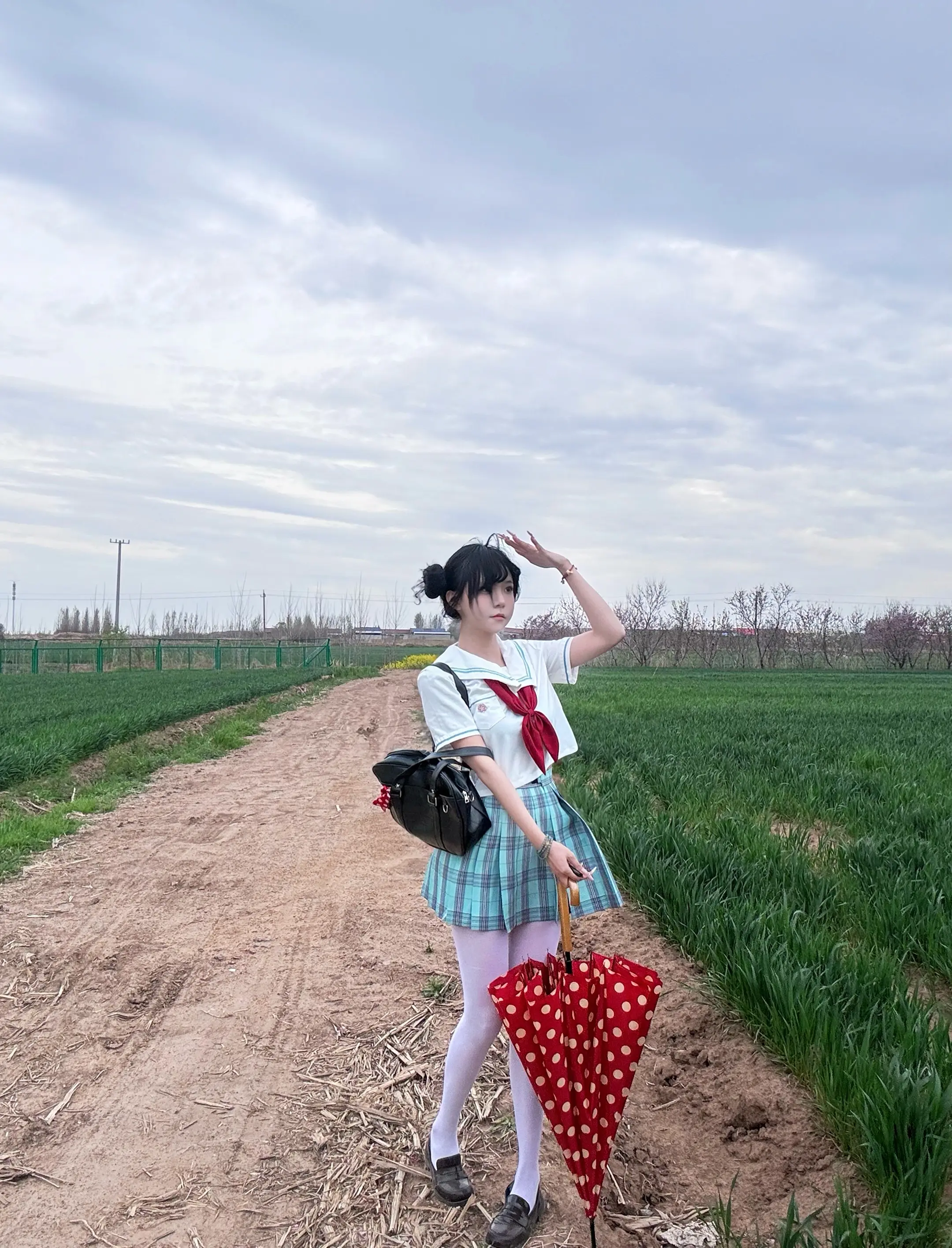 如果绿色是春的序曲 那么你的眼睛 便是奏响春天的第1个音符