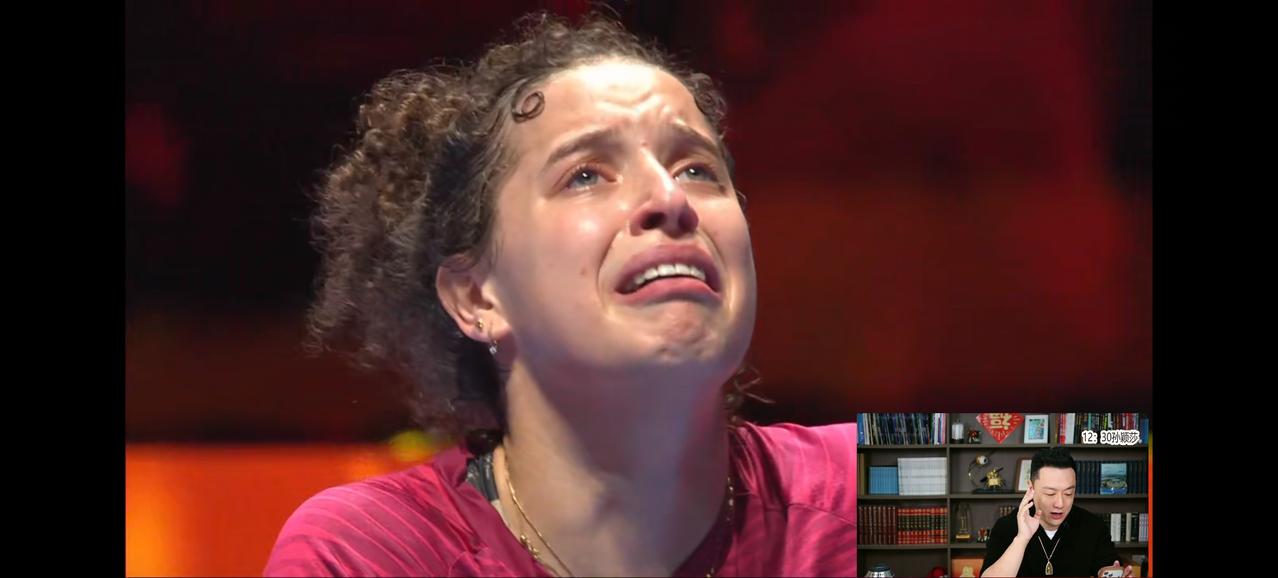 孙颖莎4：3险胜，赢得如此艰难，赛后孙颖莎笑了，对手汉娜高达却哭了。
刚刚结束的