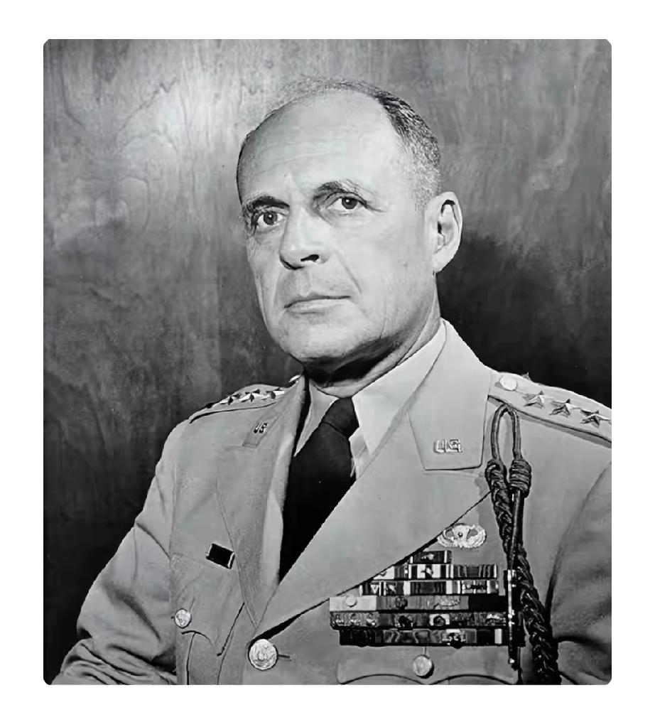 1950年12月26日，李奇微抵达韩国大邱，接手美八集团军指挥权。当时美军被志愿