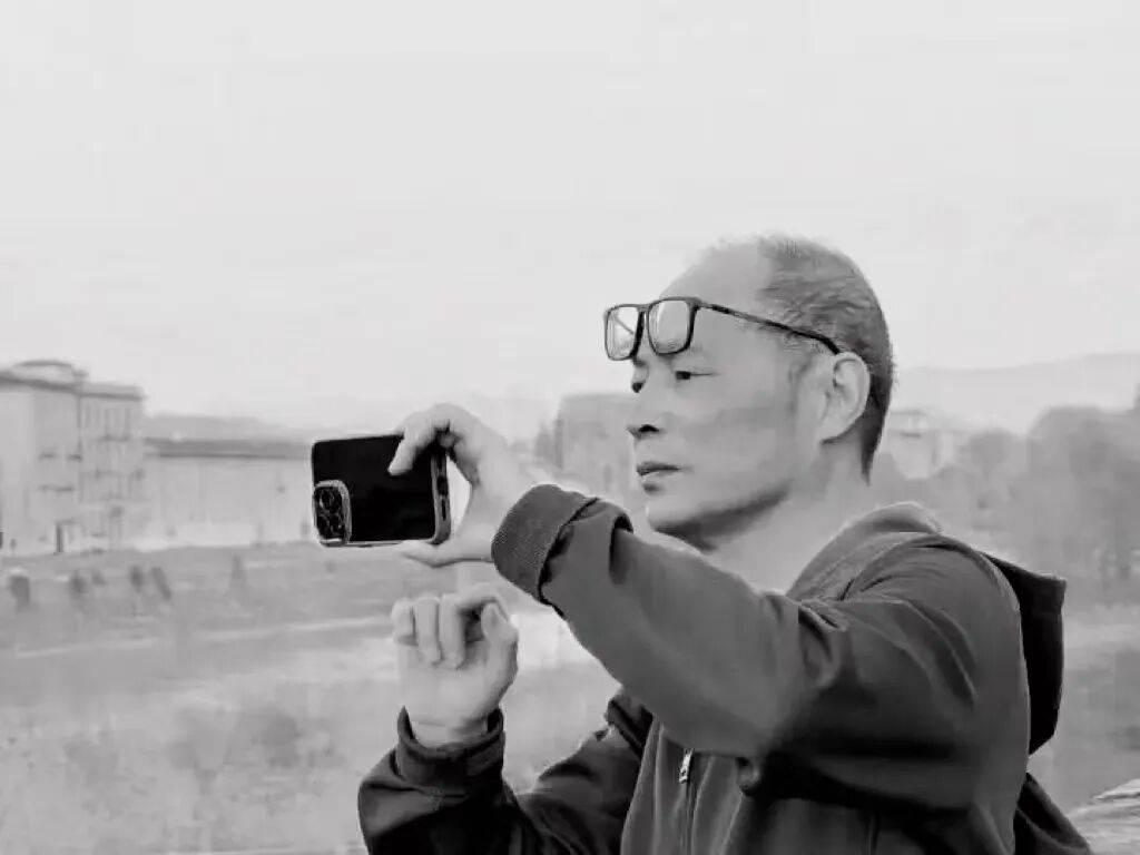 朋友转来一篇文章，是我前老板白智勇先生离世的怀念文章。
我才知道，白总因患淋巴癌