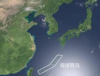 二战结束苏联很聪明，占了日本四个岛，在日本头顶上监控着日本。中国那时候太傻了，竟