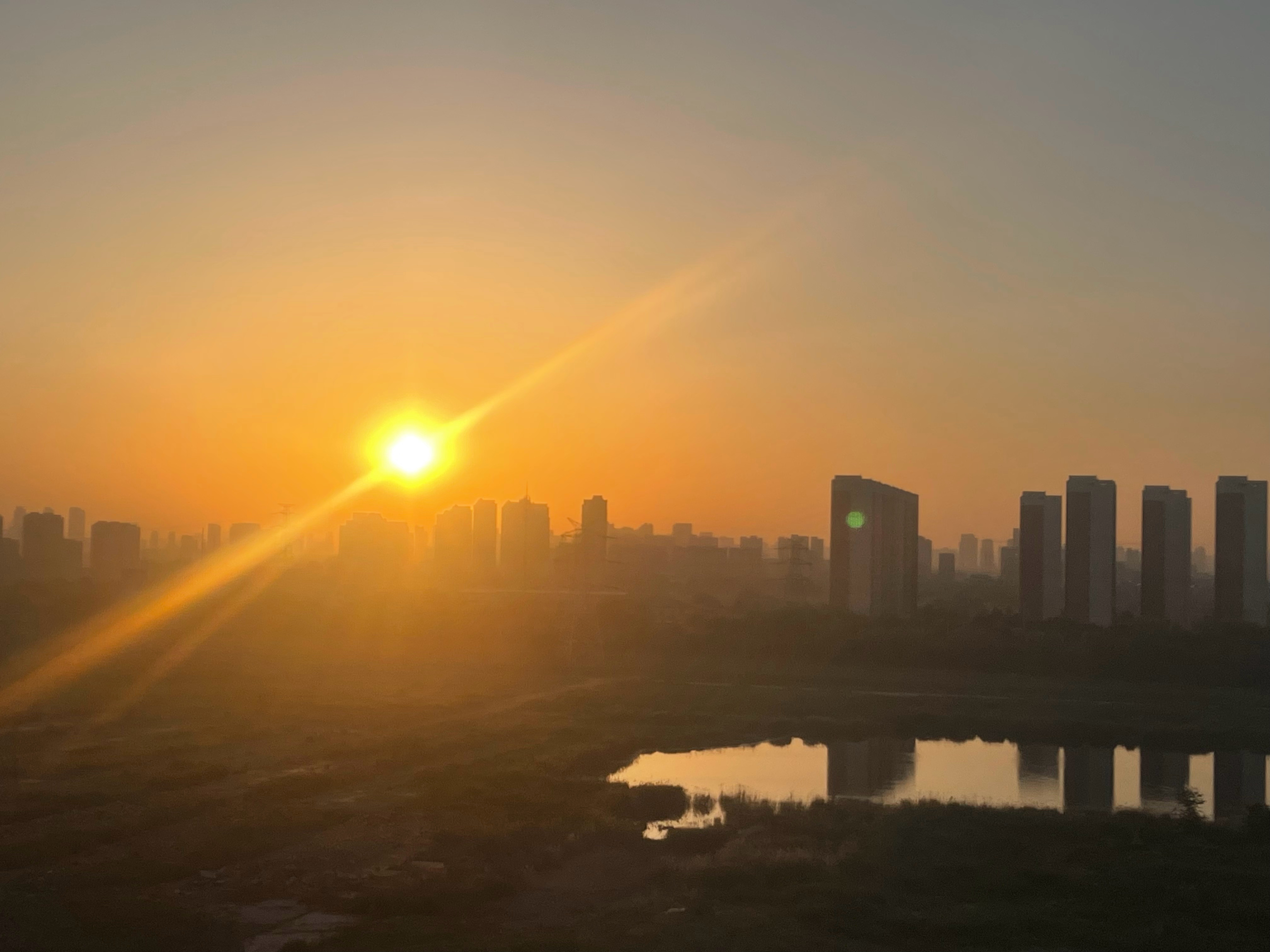 4:30起床以前爱美的我 想着一天怎么打扮自己 怎么拍好看的照片  当这变成我的