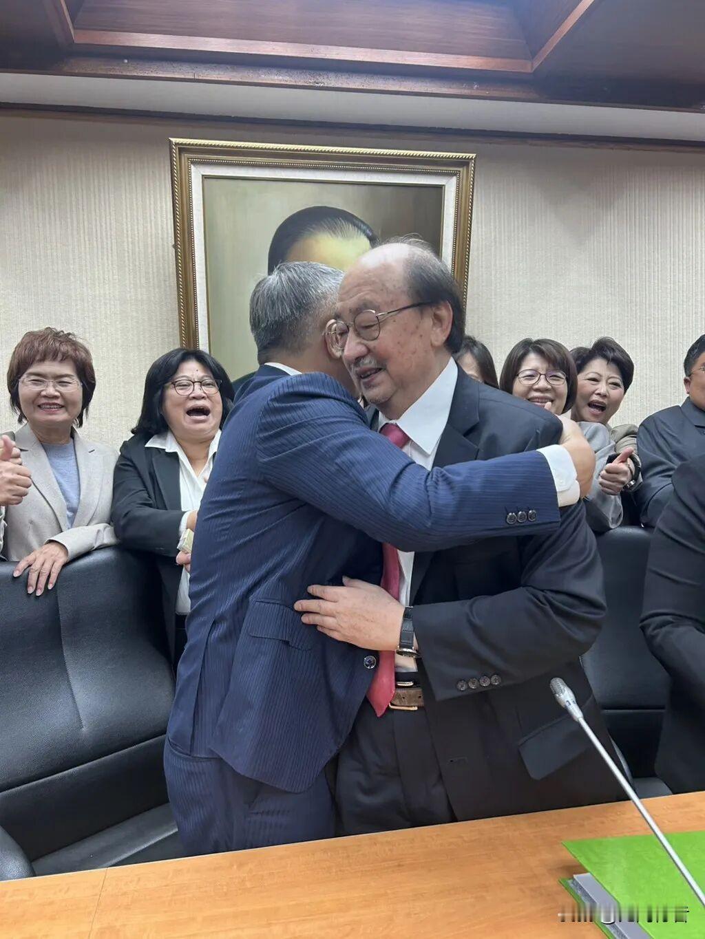 赖清德终于拔掉柯建铭这颗“眼中钉”，民进党权力洗牌背后藏着多少算计？
柯建铭退场