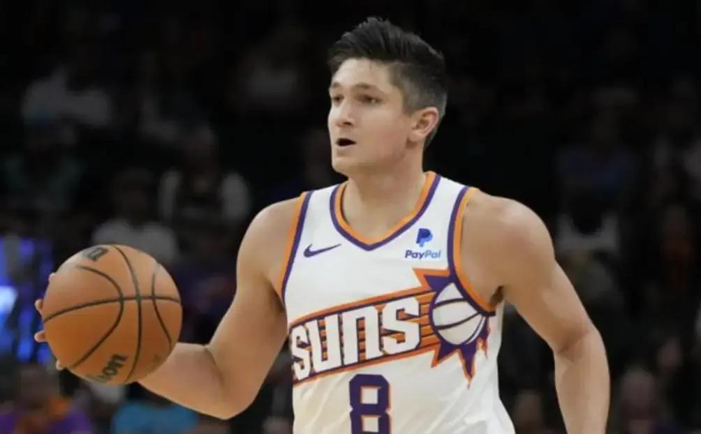 值多大的续约合同，太阳可以提前续约阿伦，场均得到13.6分。
第一，阿伦年薪80