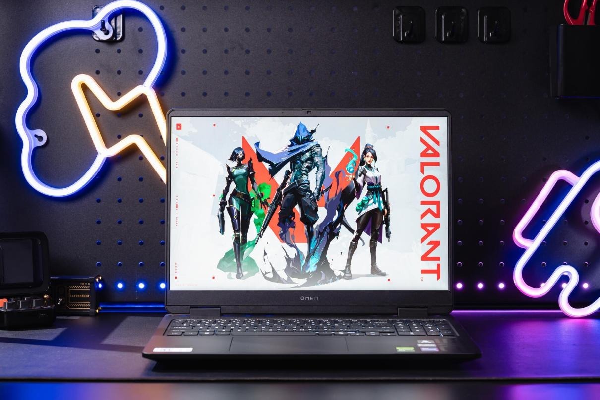 散熱強到不燙手？看暗影精靈11如何實現噪音溫度雙控！