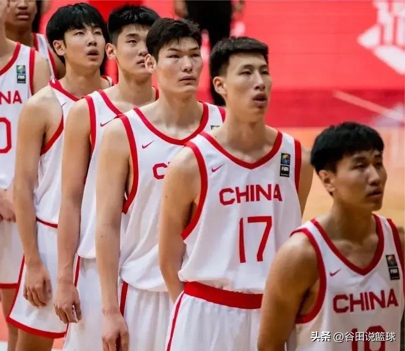 全场比赛结束，中国U18男篮在篮板球上以28-54大幅落后新西兰队，同时在盖帽数