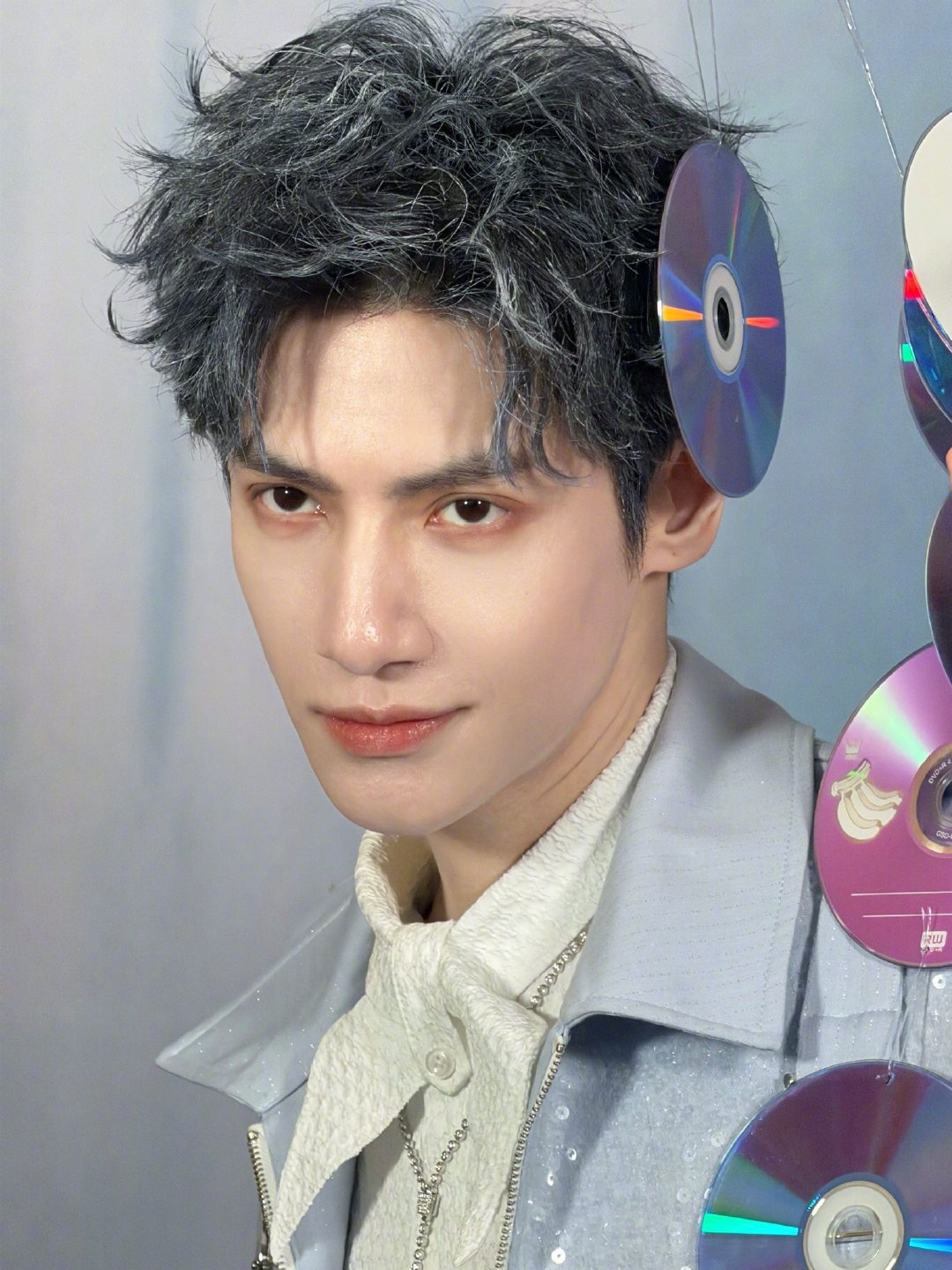 罗云熙2026巅峰斑马音乐节舞台造型出图了！青春男大啊！罗云熙音乐节造型