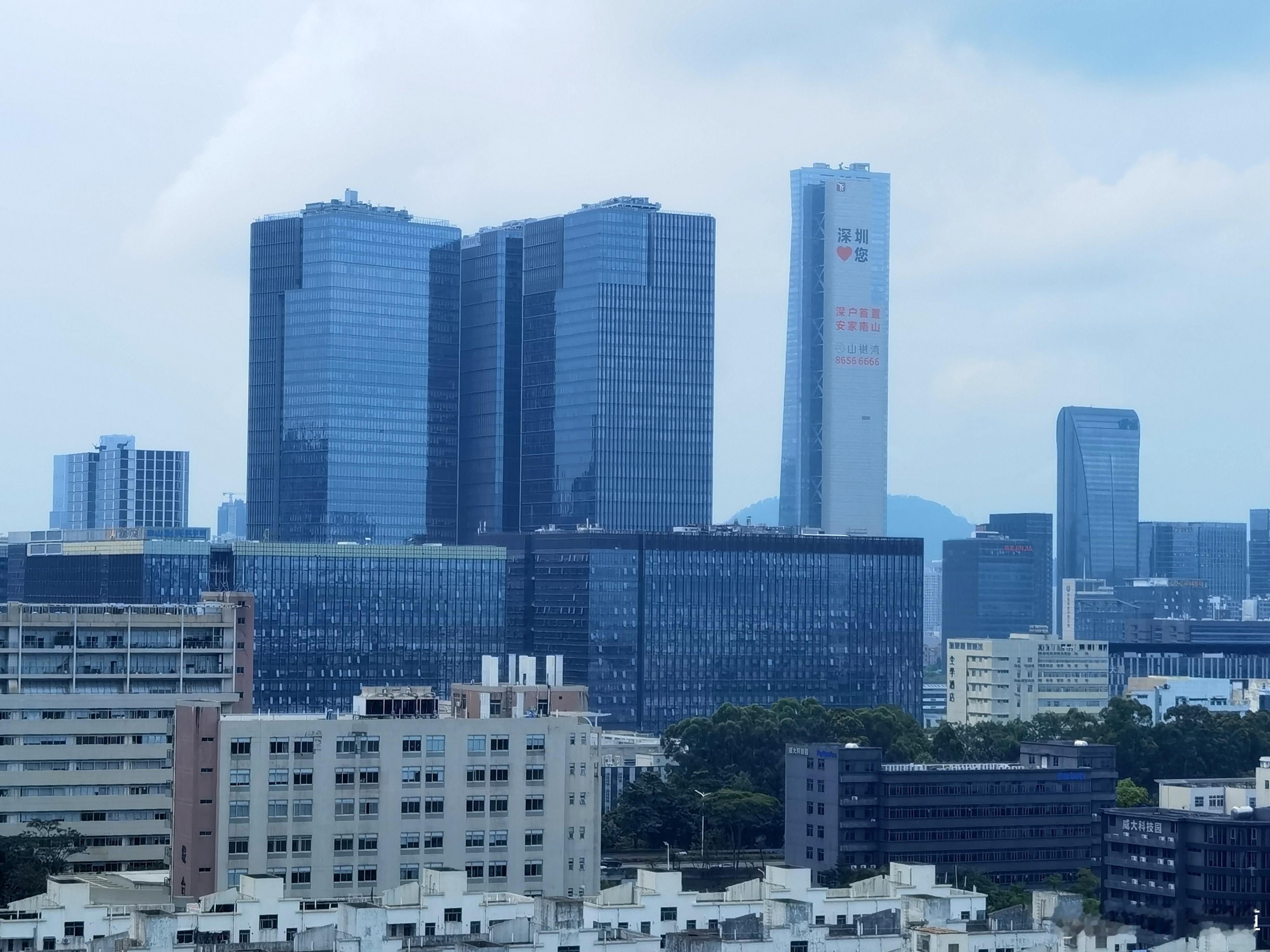 病房推窗可见汉京中心“深圳您”直线3000米外就是学院和深大院 深圳·中国医学科