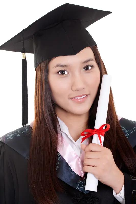 这届毕业生找工作难，本质是“供给侧数量爆发”与“需求侧结构转型”的错位。从数据看
