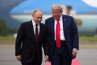 普京与特朗普在今年首次通电话时讨论了伊朗问题。塔斯社援引克里姆林宫外交政策助理尤