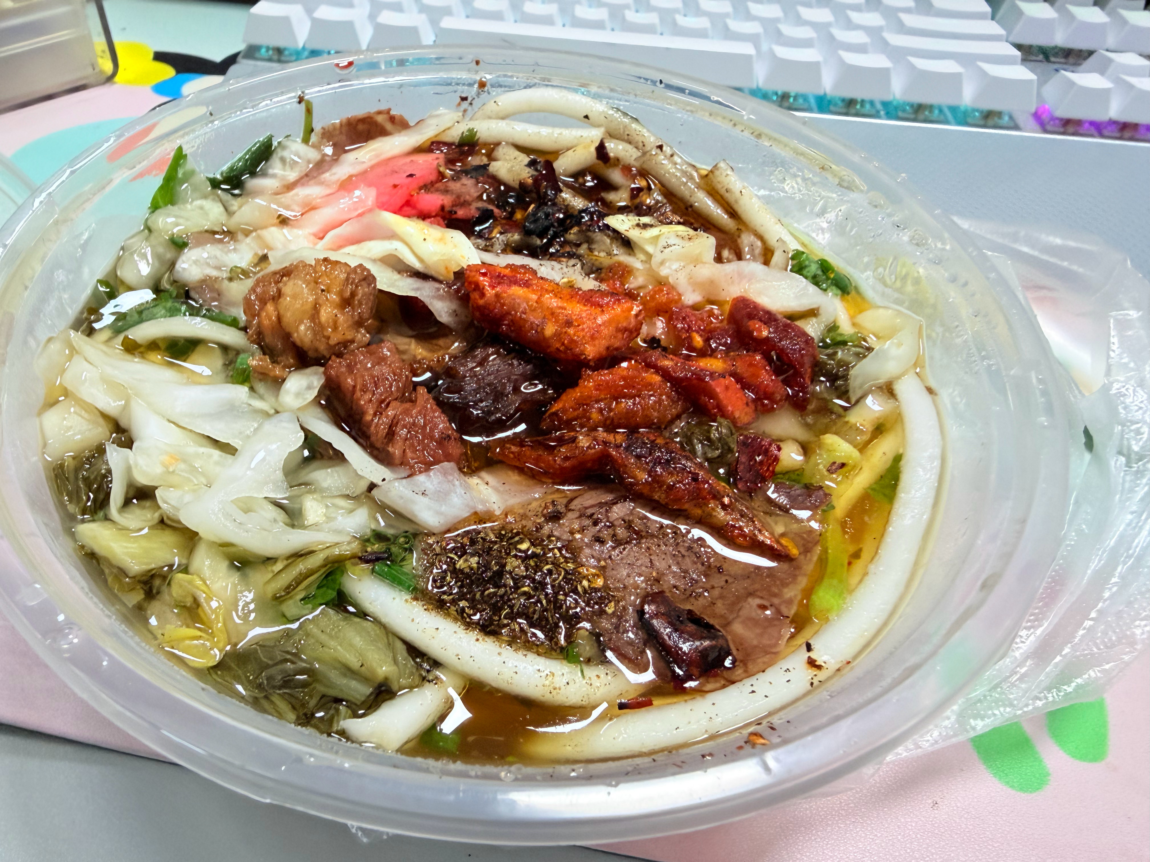 小猴呆の废话真多 这几天下雨降温，就想吃点汤汤水水～今天是牛肉粉天气变换无常，大