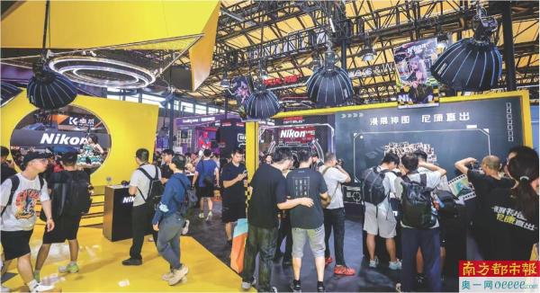 上海两大顶流游戏展会分野:深耕玩家VS主打破圈，谁赢了?