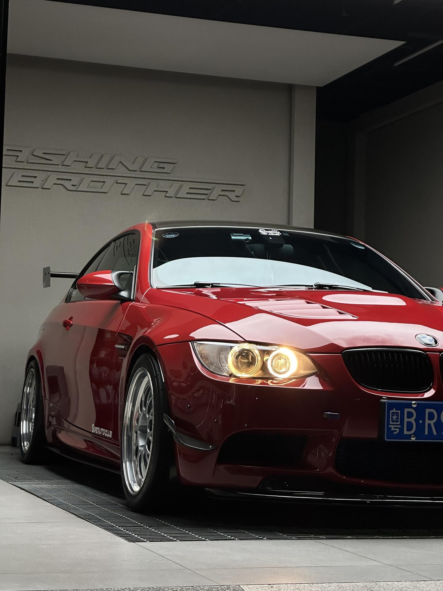 没有现代属性的车E92M3。可是确有强大的灵魂. V8 NA