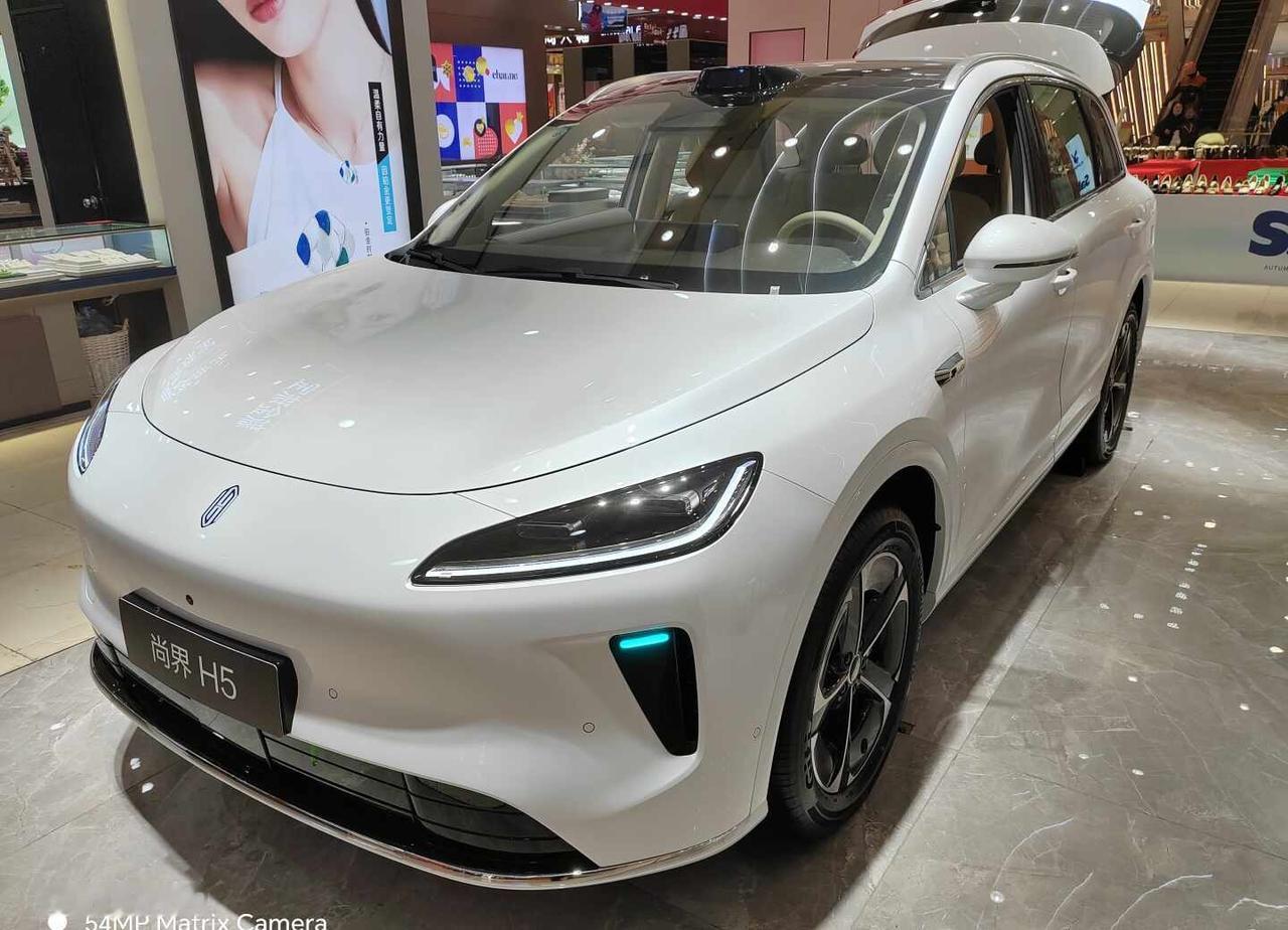 试驾体验
之
尚界H5
试驾 试驾车 鸿蒙智行 华为 华为智驾 ADS 尚界 尚