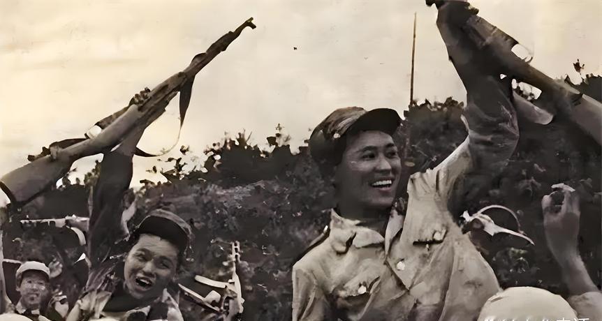 1952年，志愿军113师大摇大摆地从美军面前经过，美军不但不狙击他们，还主动为
