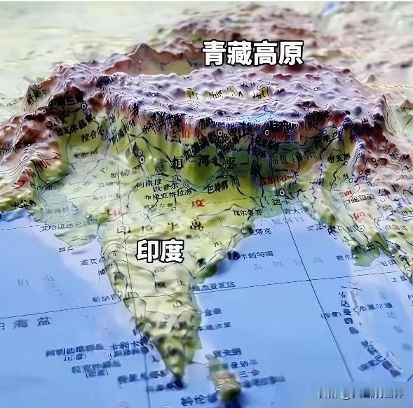 一张图看懂！为啥印度夏天永远热到崩溃
 
看完立体地形图，中印气候差距瞬间一目了