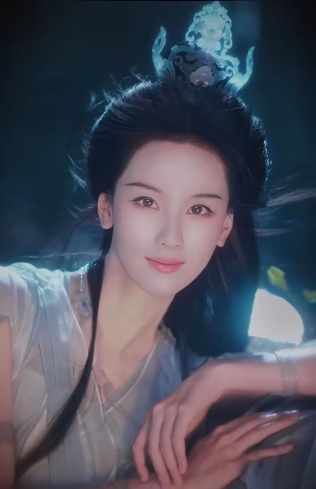 创作训练营开营啦[吃瓜群众]本周有奇怪的“垂直度”要求，据说有50元奖金，大概是