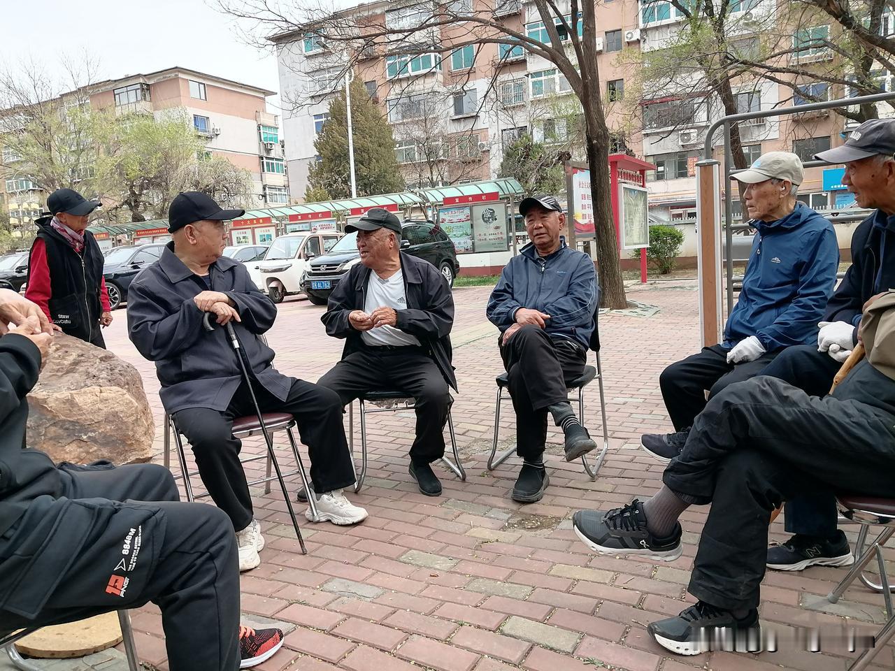 七十多岁老人炒股赌博为了啥我今年九十一岁老翁，没事出去和老朋友围着谈天说地，有时