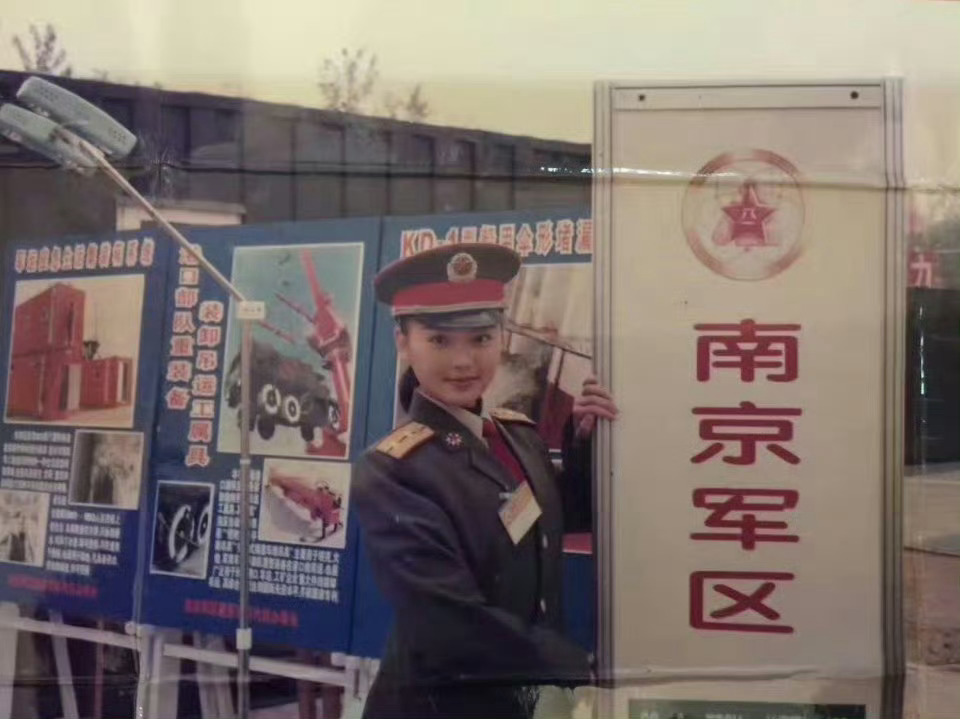 今天是建军节～当然要发军人小桃啦～刘涛闻香记