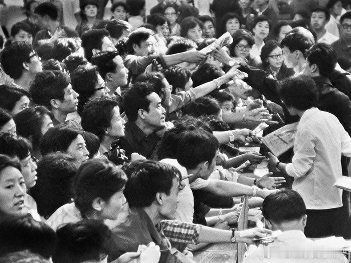 80年代买东西的中国人 