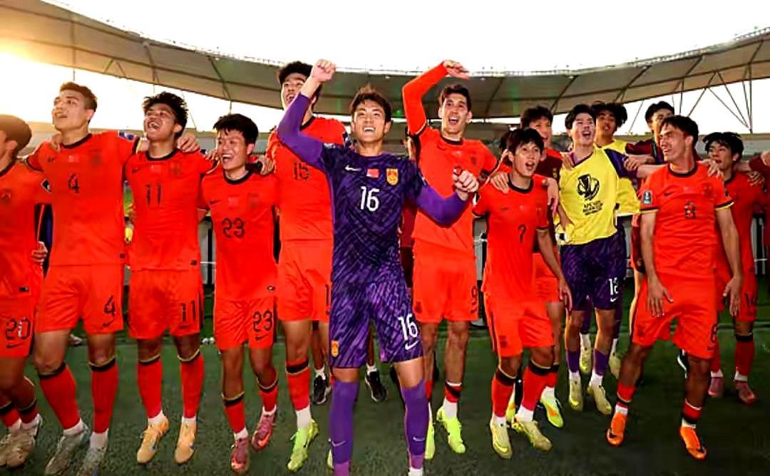 3比0，越南回家
 
白球衣没成丧服，没点球没剧本，彭啸角球砸头，向余望转身抽刀