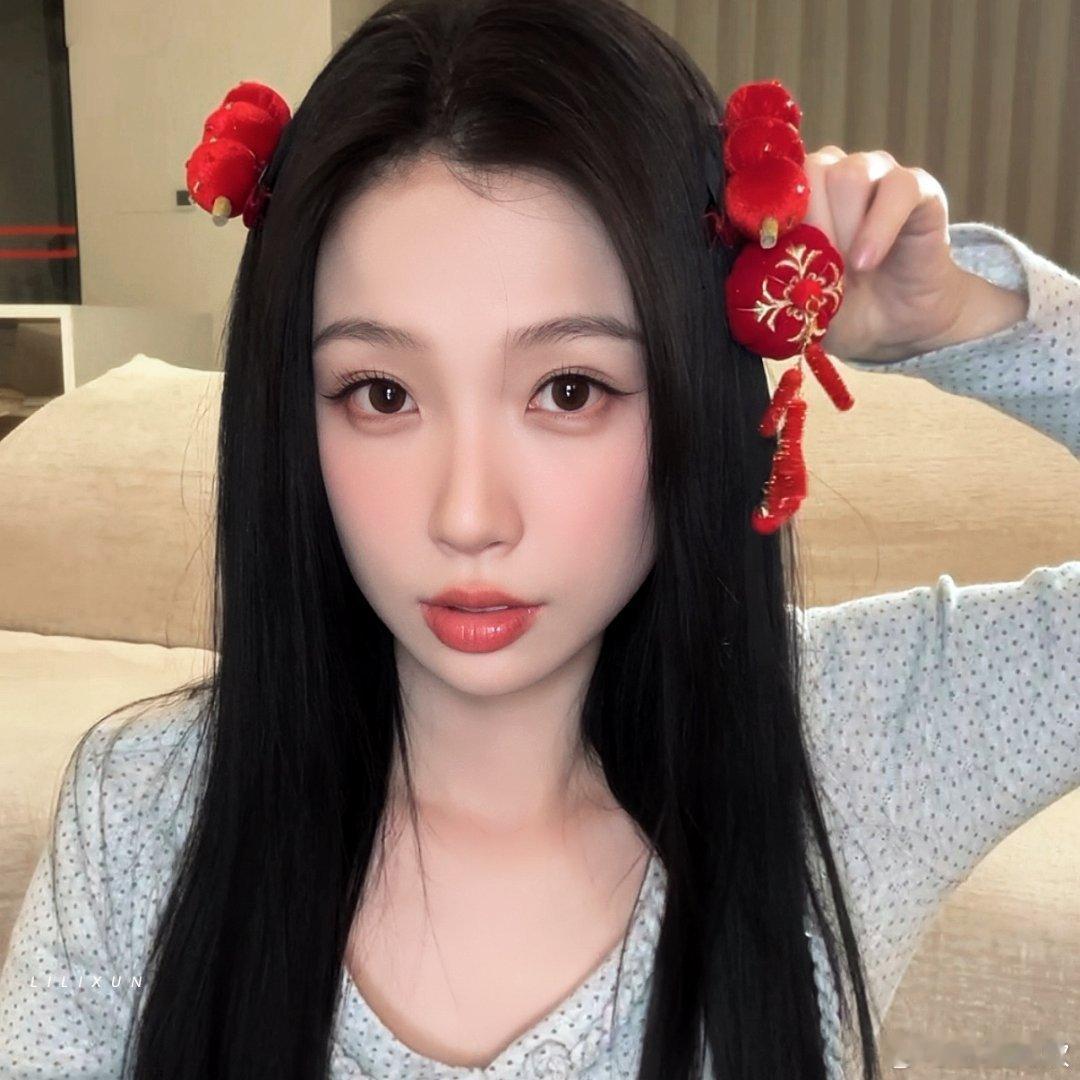 🐟虞书欣天天开心 🐟虞书欣前程似锦 “以这份热爱，致你那暖阳般的笑容”  ?