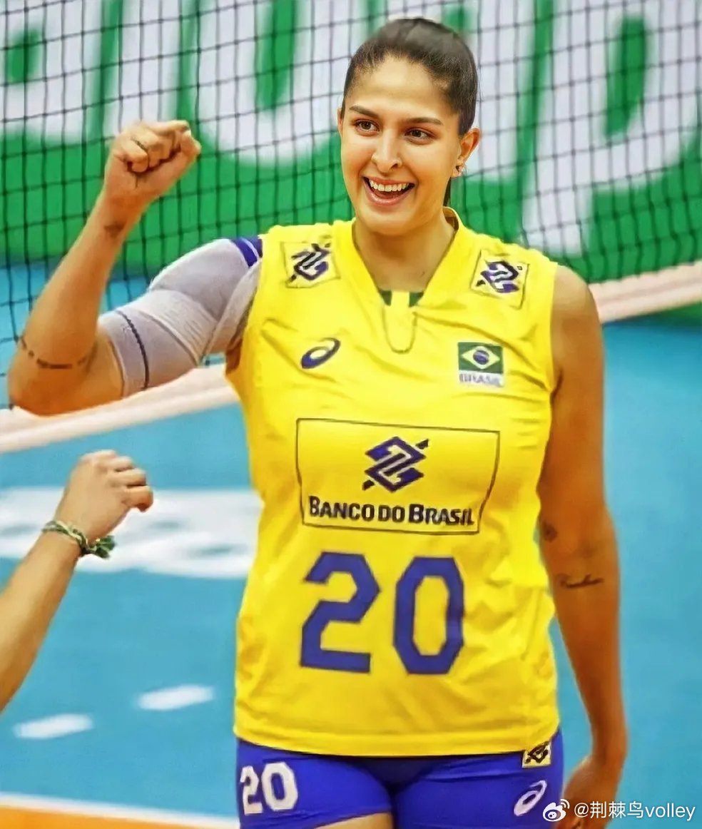 比亚宣布结束自己的排球生涯！卡罗尔的朋友透露下赛季她很大几率会重返巴超联赛。女排