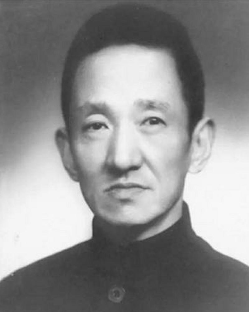 1948年11月12号，58岁的陈布雷自杀身亡。临终前，他给蒋介石留下8个字：“