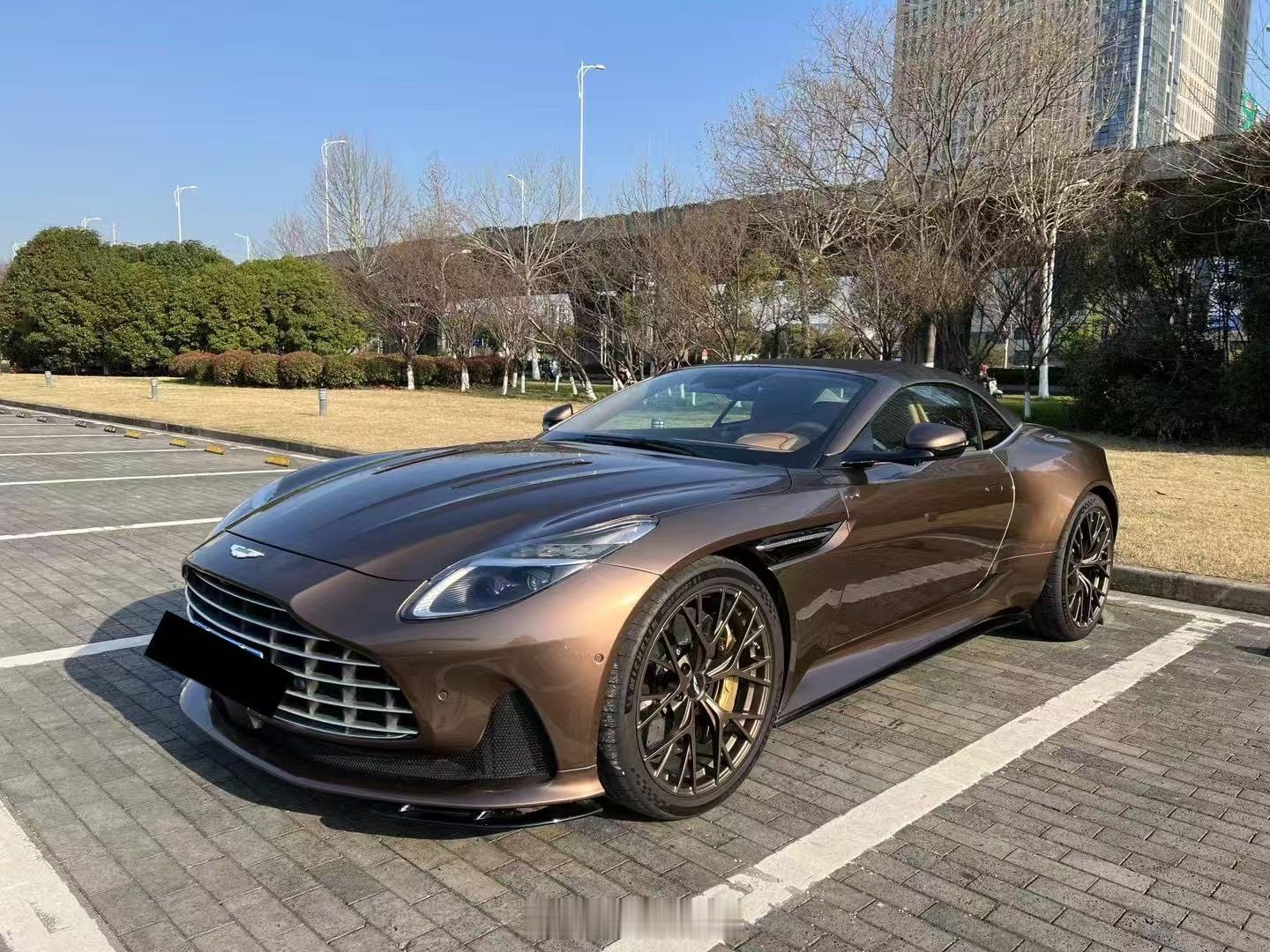 24年上牌阿斯顿马丁DB12敞篷.行驶2w 公里💰 ​​​