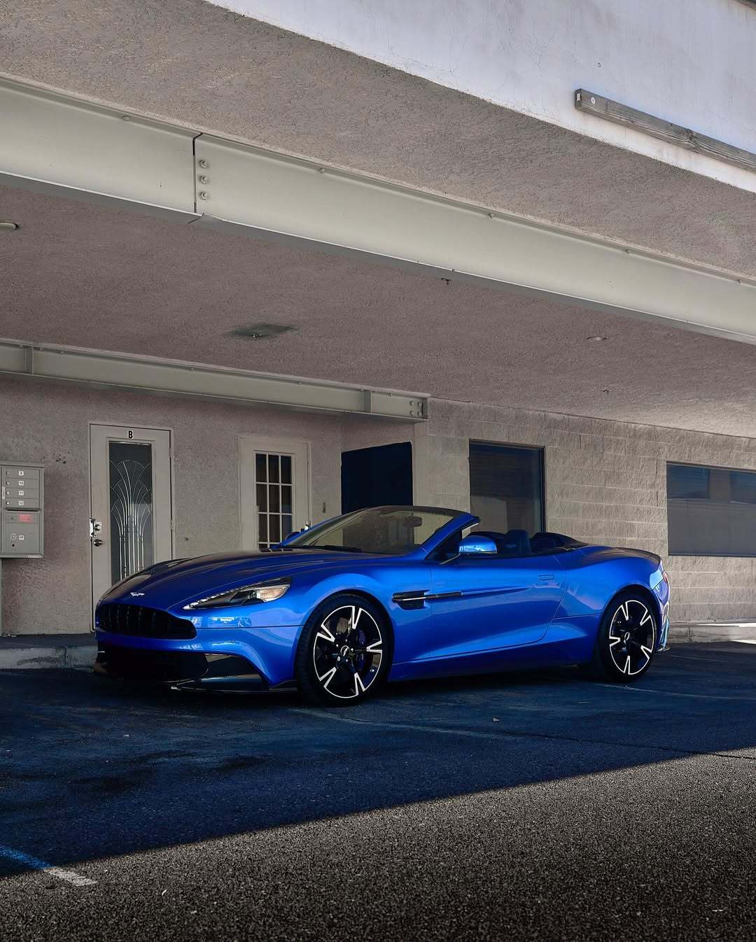 2018 Aston Martin Vanquish Volante ​​​