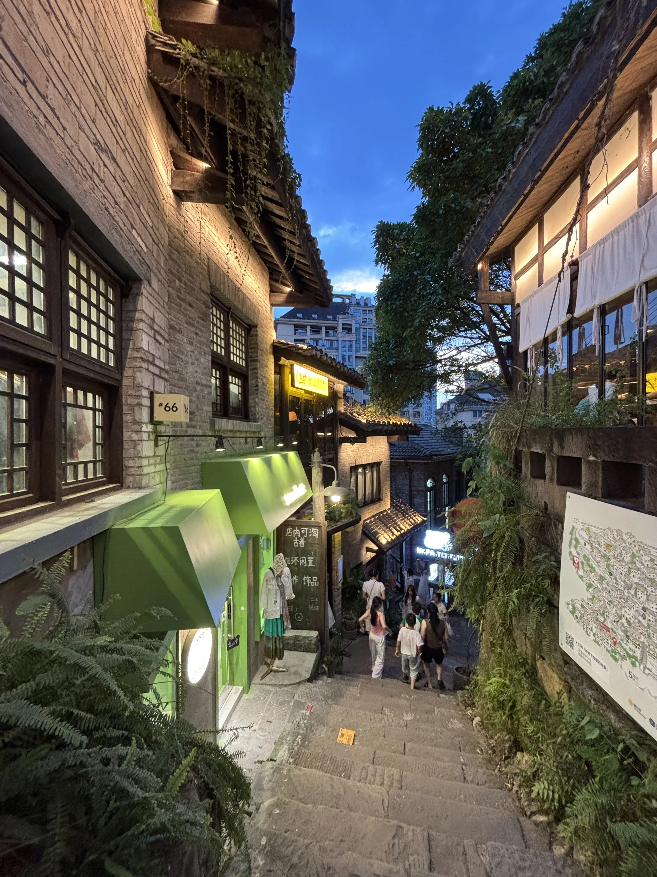 空荡的街景 想和你 散散心