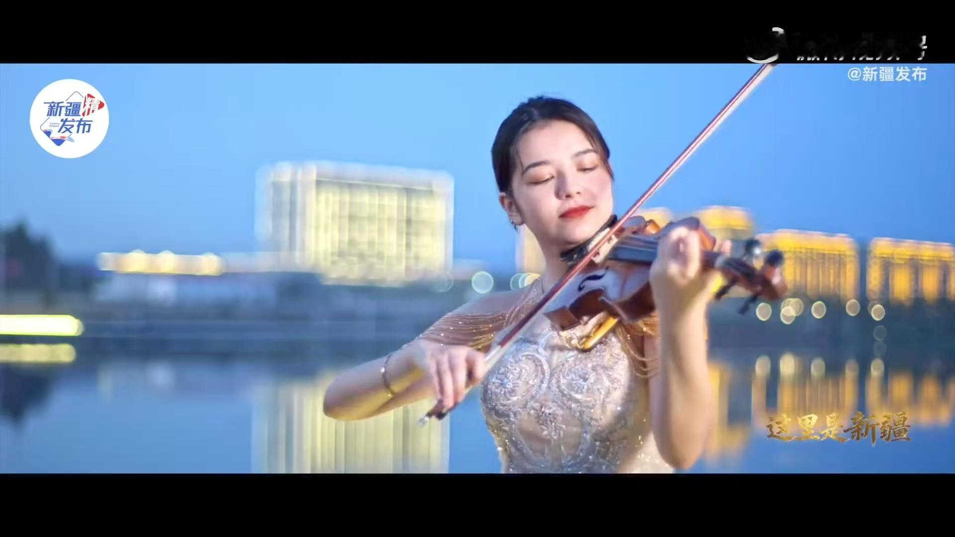 这里是新疆每一帧都惊艳大美新疆怎么也看不够赛里木湖蓝冰如镜，伊犁河谷杏花成海。四