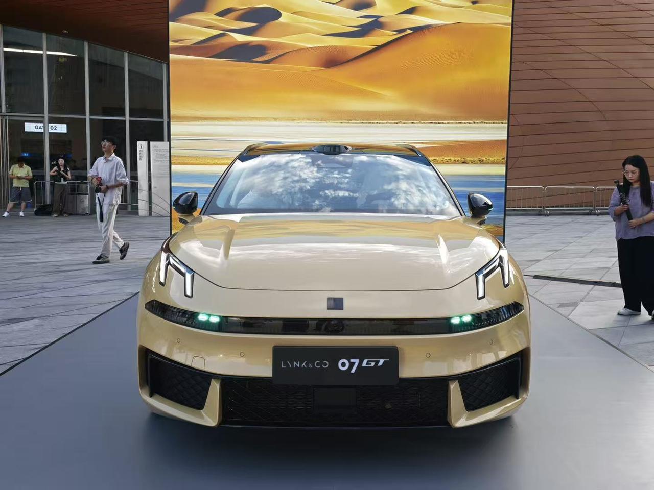 开领克07GT跑拉力的感觉很微妙
我们感觉这套拉力套件
应该会有很多朋友想去装吧