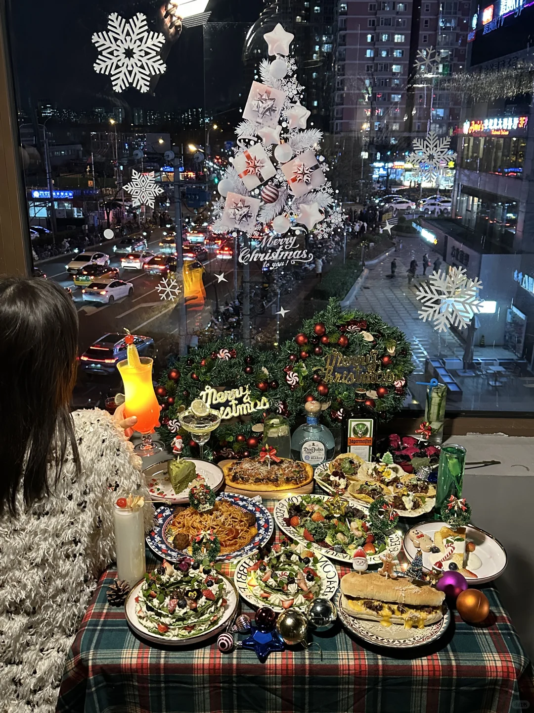 北京宇宙中心！！新开的！！穷鬼餐厅！