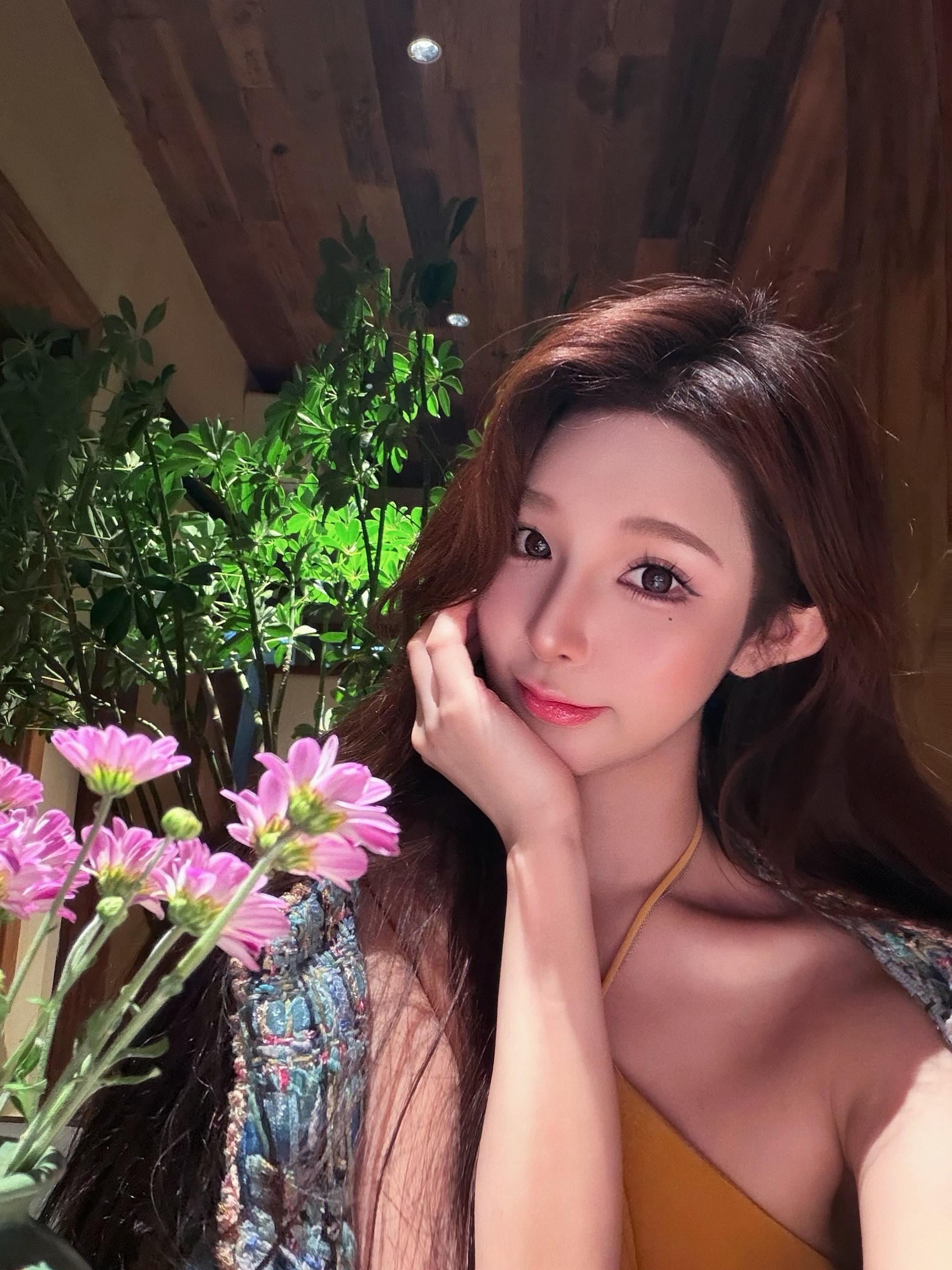 恰巧此时两手空空 才听见风满楼 看见整个秋