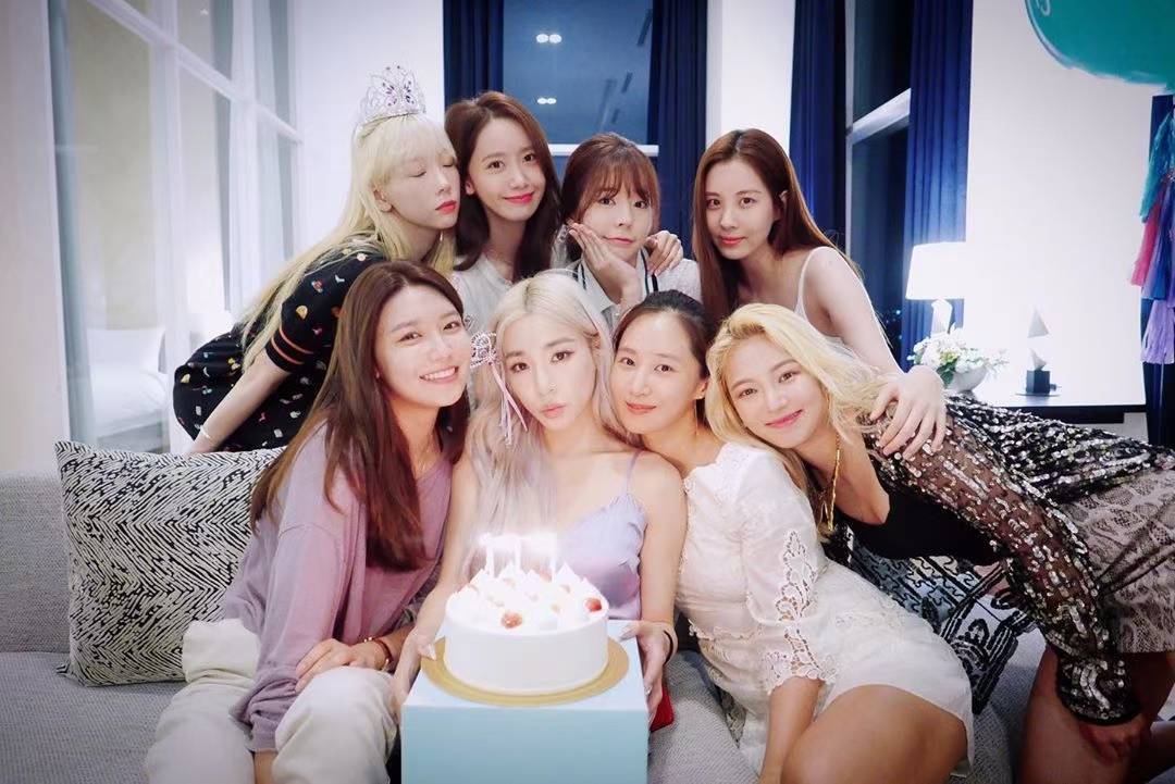 出道十九周年快乐明年的这个时候一定要见面现在是少女时代以后是少女时代永远是少女时