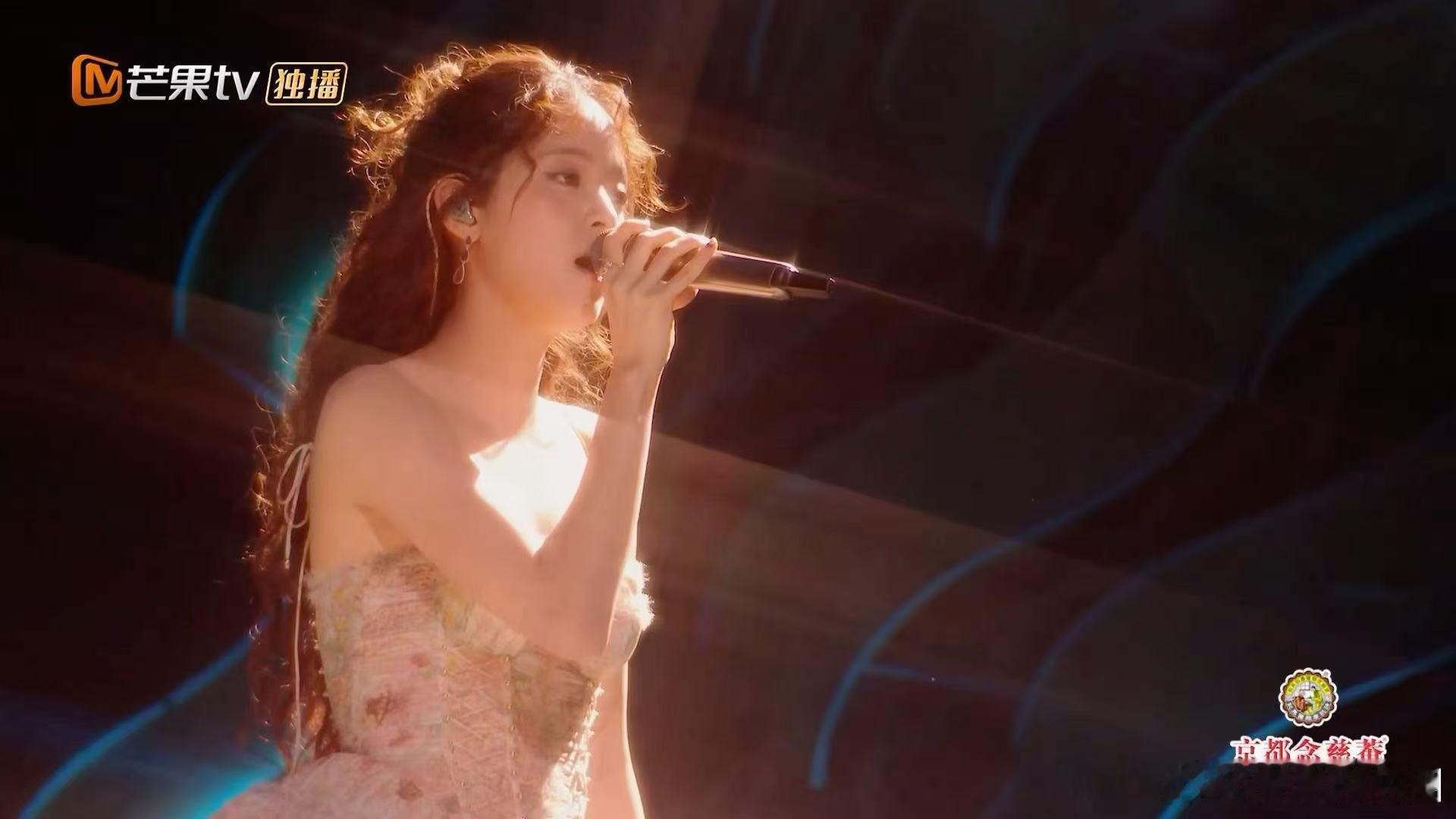 欧阳娜娜开口就是心动的信号 声生不息欧阳娜娜清甜软乎乎的声线，唱这首歌时满是心动