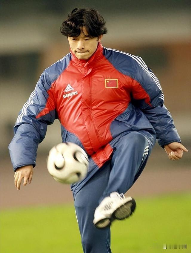 “我就是想红！”谢晖对着麦克风说得毫不扭捏，眼神里满是笃定，周围的人惊得张大了嘴