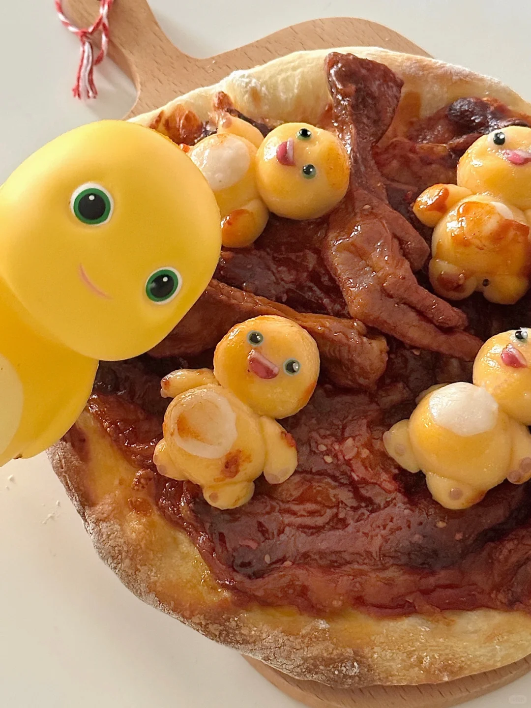 小奶龙韩式辣鸡爪炒年糕披萨