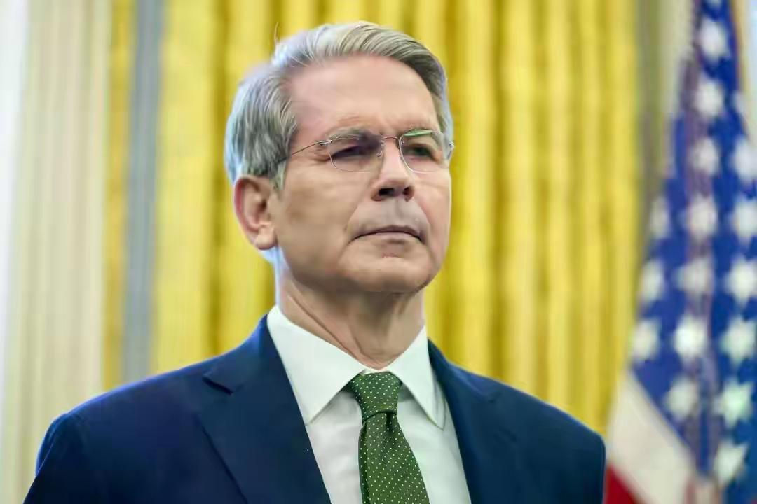 美国自己的牌打光了，就想拽全世界帮忙挡枪，这话从美财长嘴里说出来真的很现实。G2