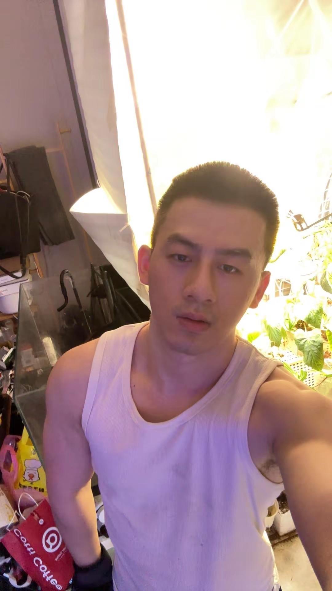 猛男背心 薄肌1