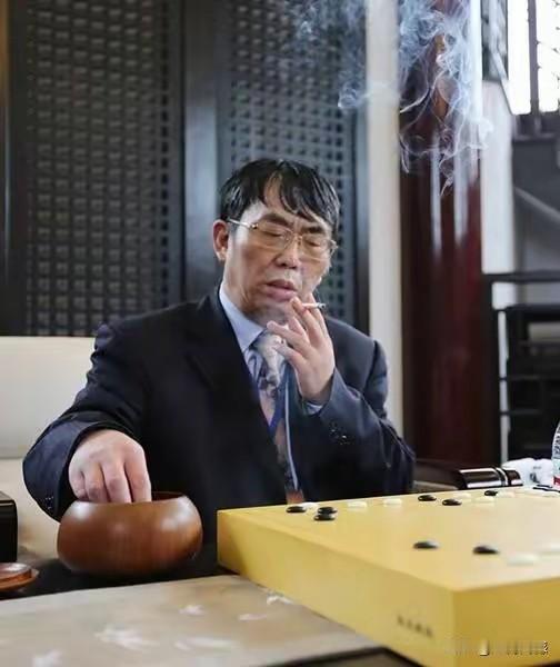 聂卫平在上个世纪80年代被封为棋圣，现在很多年轻人不太清楚，当年的他到底有多厉害