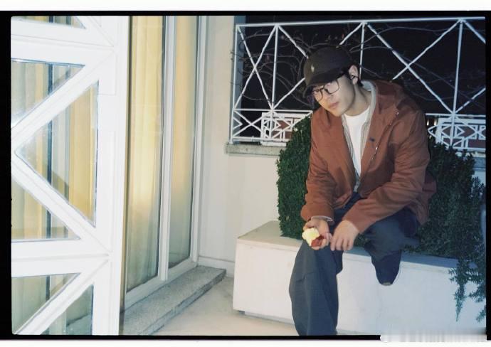 肖战米兰酒店一晚2万欧元肖战米兰酒店价格 2万欧元的酒店套房，折合人民币16万，