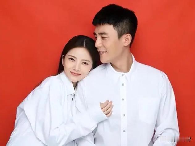 【杜淳妻子称去专柜修包被柜姐歧视，发文呼吁，比黄晓明女友叶珂体面太多】
最近黄晓