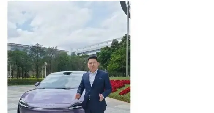 刘亦菲关注余承东并点赞智界R7，网友：这是要和华为合作吗？